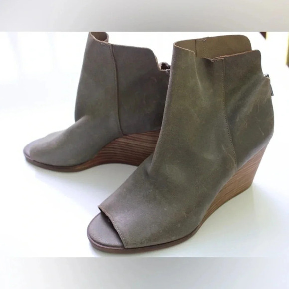 NWT Lucky brand wedge booties - Picture 4 of 13
